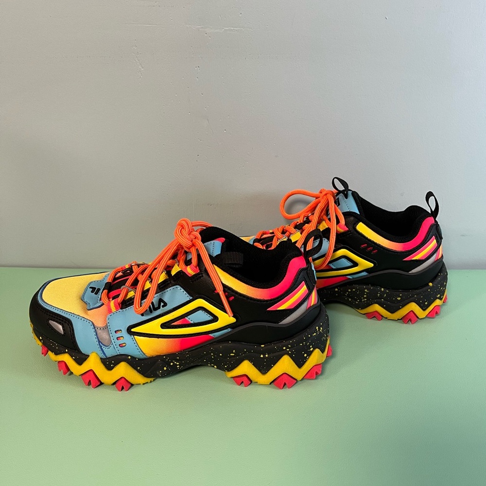 FILA Oakmont Kid/Junior TR (Thermoplastic rubber soles) Running Shoes, Size 4